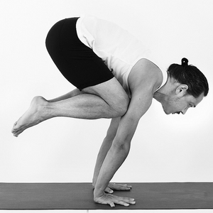 [Zoom] Modern Yoga Movement with Miles Maeda (50 min) at 9am Fri on 18 Dec 2020 - completed